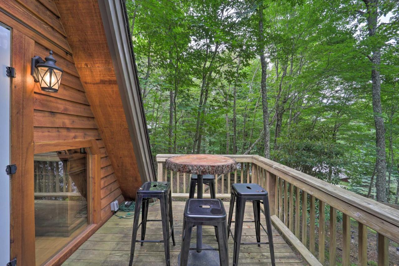 A-Frame Cabin With Hot Tub 1 Mi To Beech Mountain! Exterior photo
