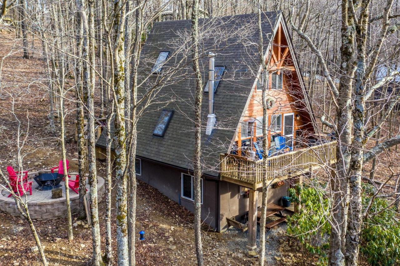 A-Frame Cabin With Hot Tub 1 Mi To Beech Mountain! Exterior photo
